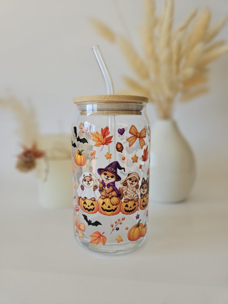 Halloween Glas mit Bambusdeckel & Glasstrohhalm 500 ml mit Otter – Iced Coffee Glas – Geschenk